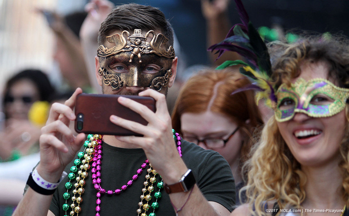 Walking krewes hit the French Quarter: See Mardi Gras photos